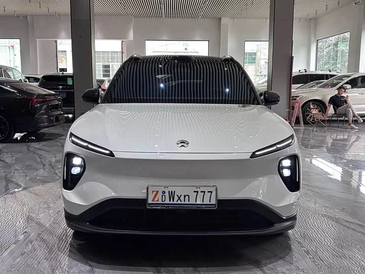 NIO ES6