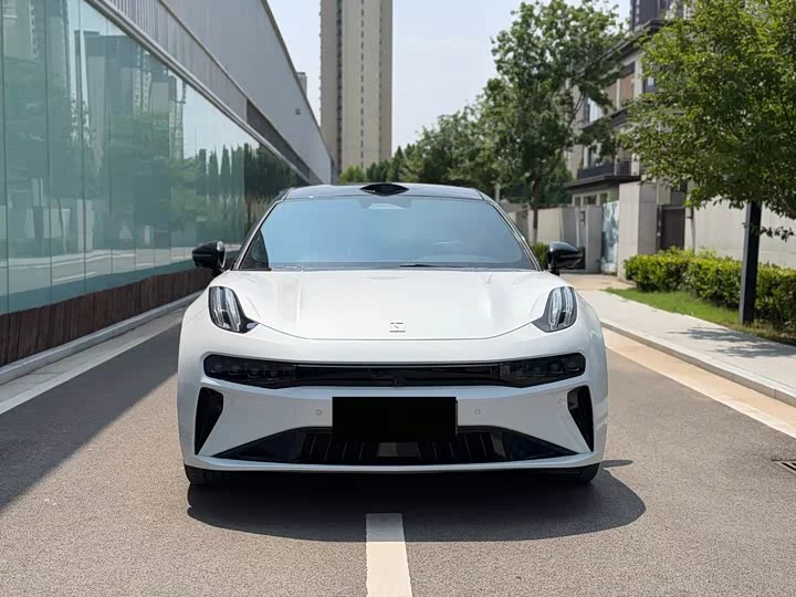 ZEEKR 001