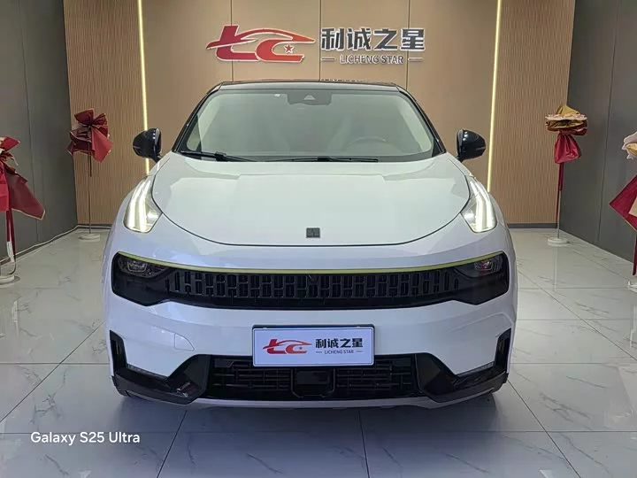 Lynk & Co 05