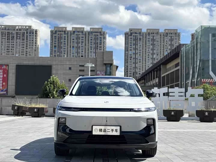 Leapmotor B10