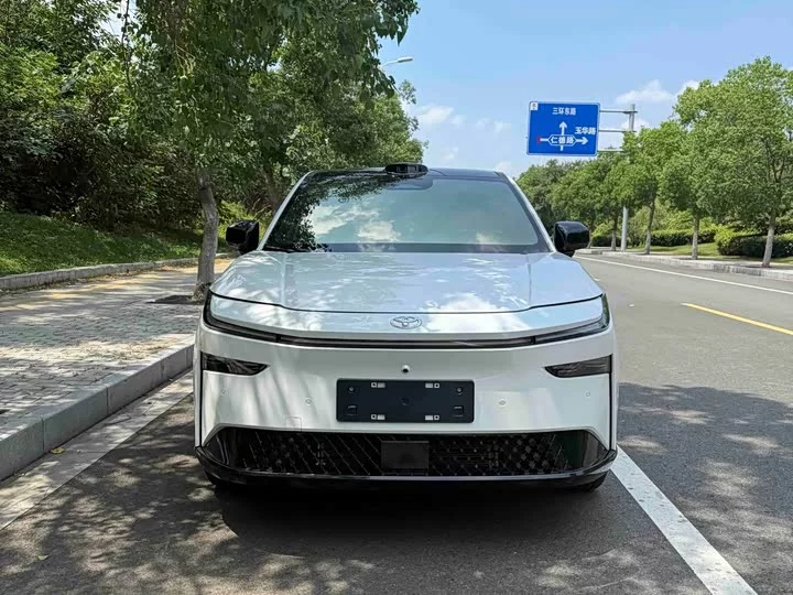 Toyota Bozhi 3X