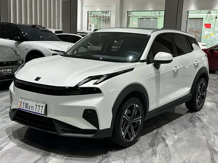 Lynk & Co 06 EM-P