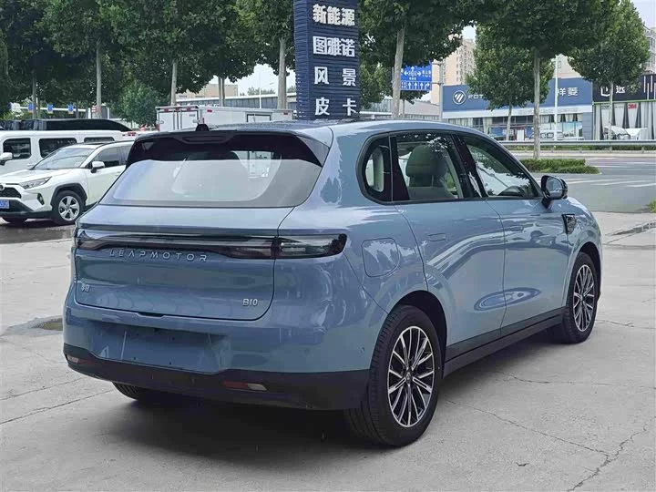 Leapmotor B10