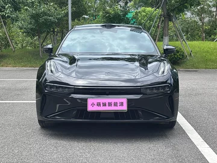ZEEKR 001