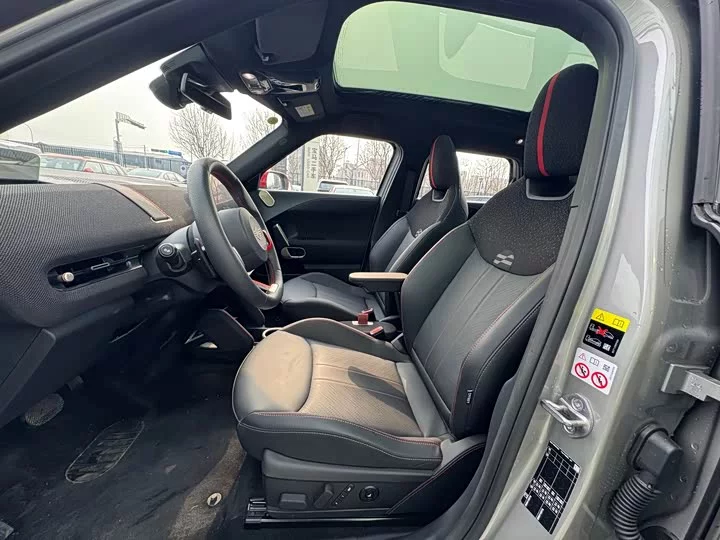 MINI ELECTRIC JCW ACEMAN