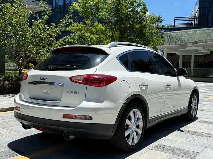 Infiniti QX50