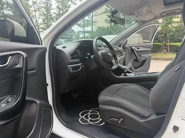 Dongfeng AX7