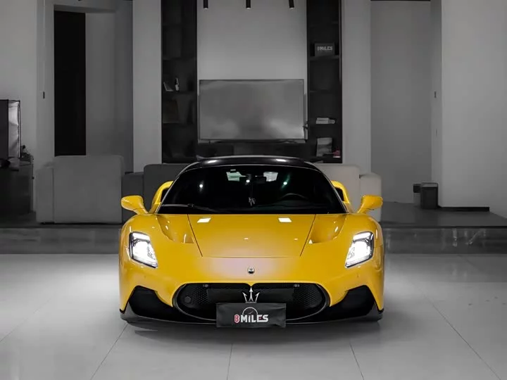 Maserati MC20