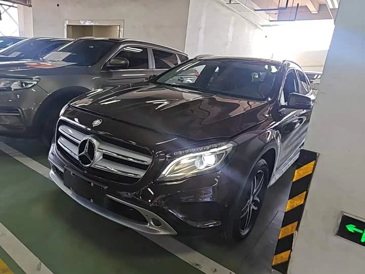 Mercedes-Benz GLA