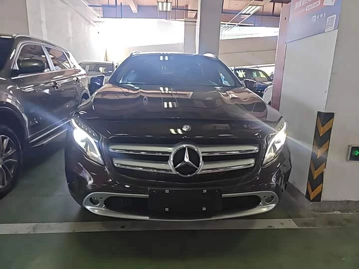 Mercedes-Benz GLA