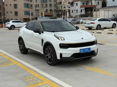 Lynk & Co 05