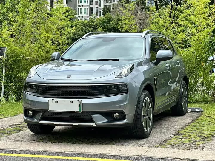 Lynk & Co 01 EM-P