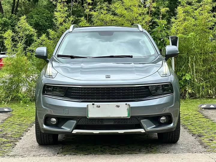 Lynk & Co 01 EM-P