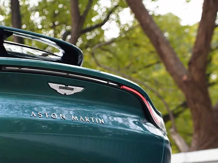 Aston Martin DBX