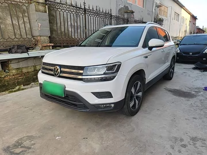 Volkswagen Tharu