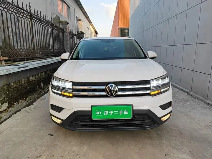 Volkswagen Tharu