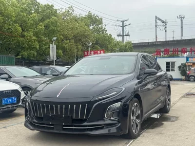 Hongqi E-QM5