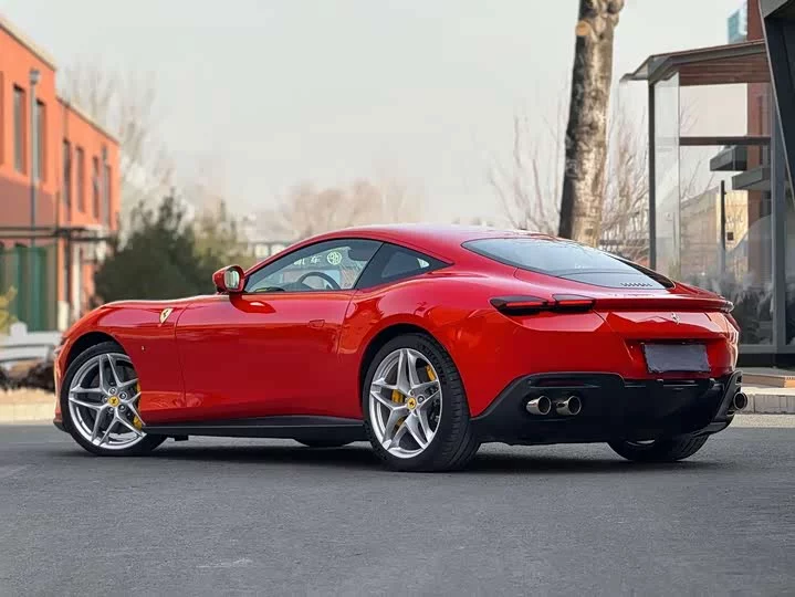 ferrari Roma