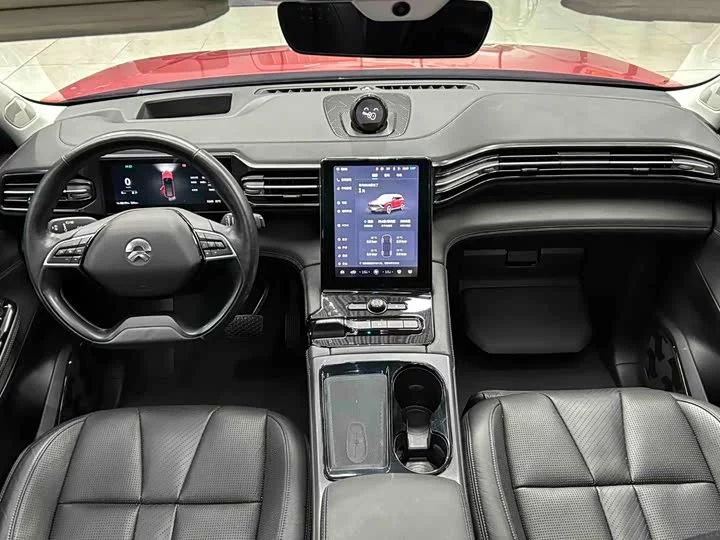 NIO ES8