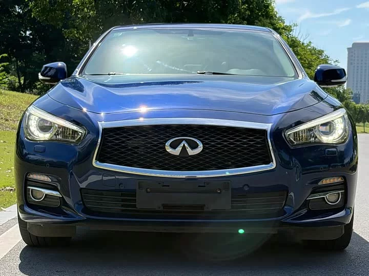 Infiniti Q50L