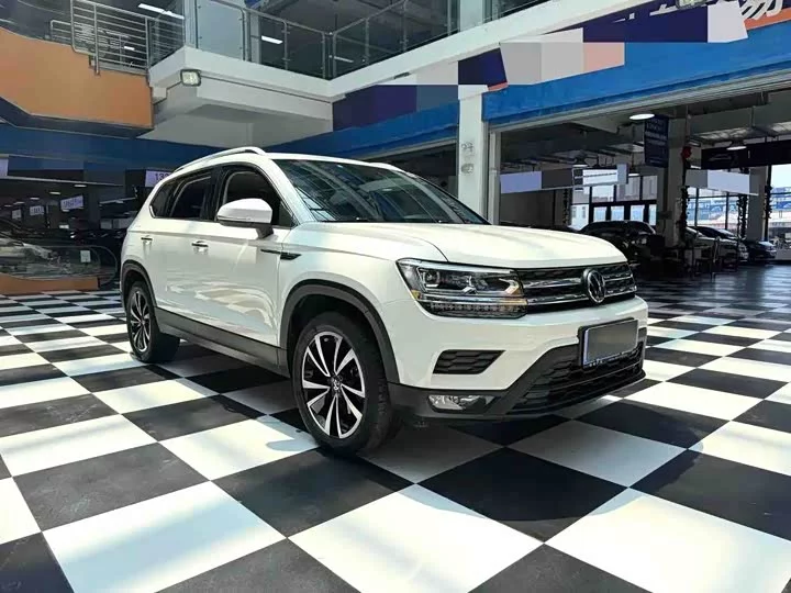 Volkswagen Tharu