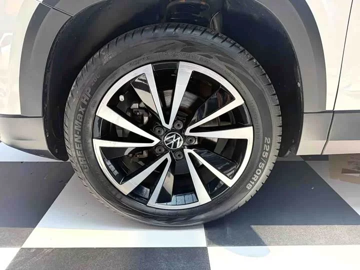 Volkswagen Tharu