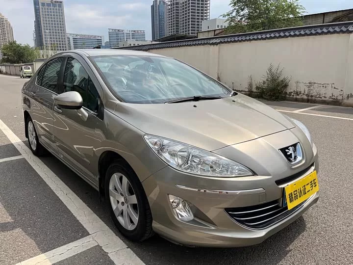 Peugeot 408