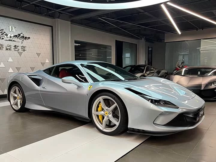 ferrari F8