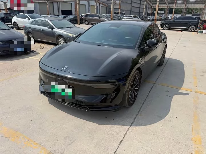 ZEEKR 007