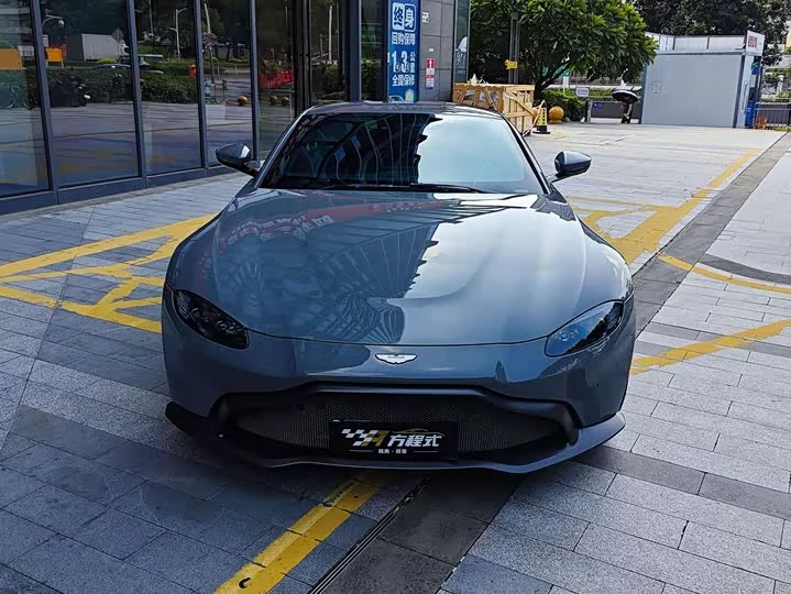 Aston Martin V8 Vantage
