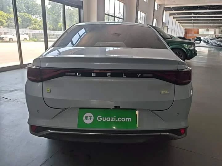 Geely Emgrand L HiP
