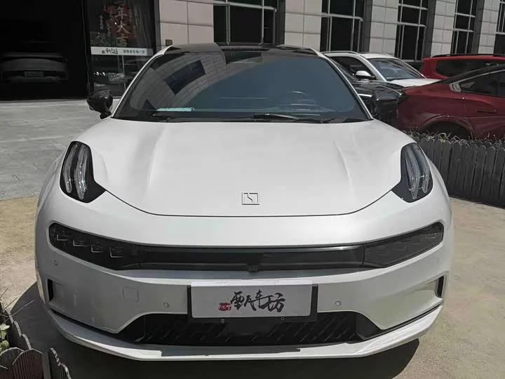 ZEEKR 001