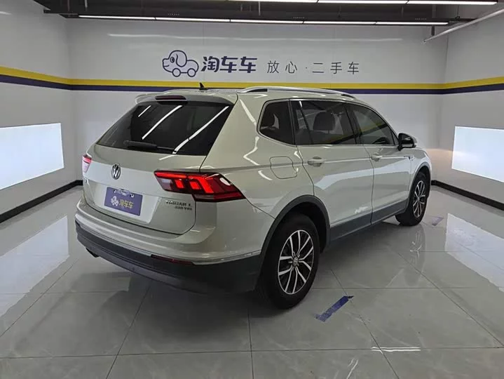 Volkswagen Tiguan L