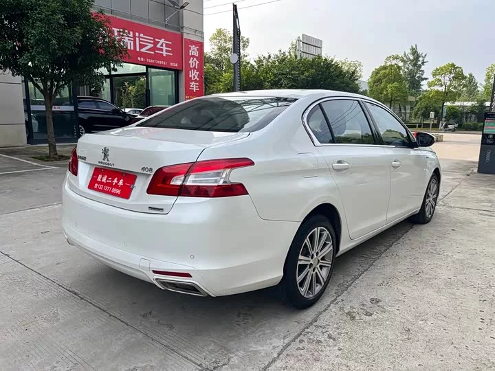 Peugeot 408