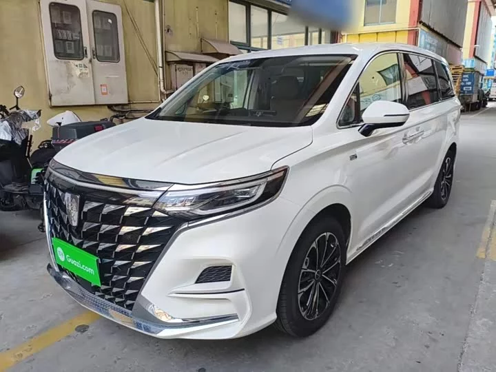 Roewe iMAX8