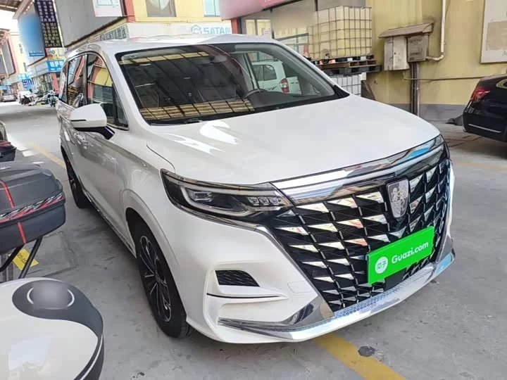 Roewe iMAX8