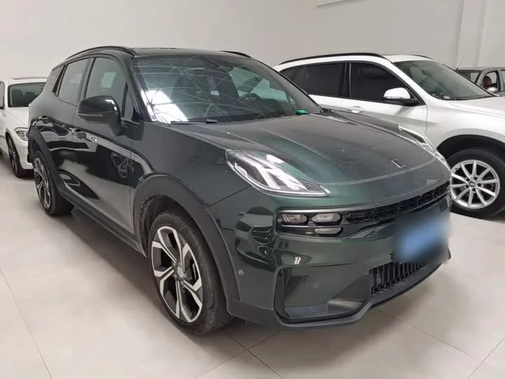 Lynk & Co 06