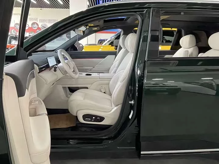 Dongfeng eπ008