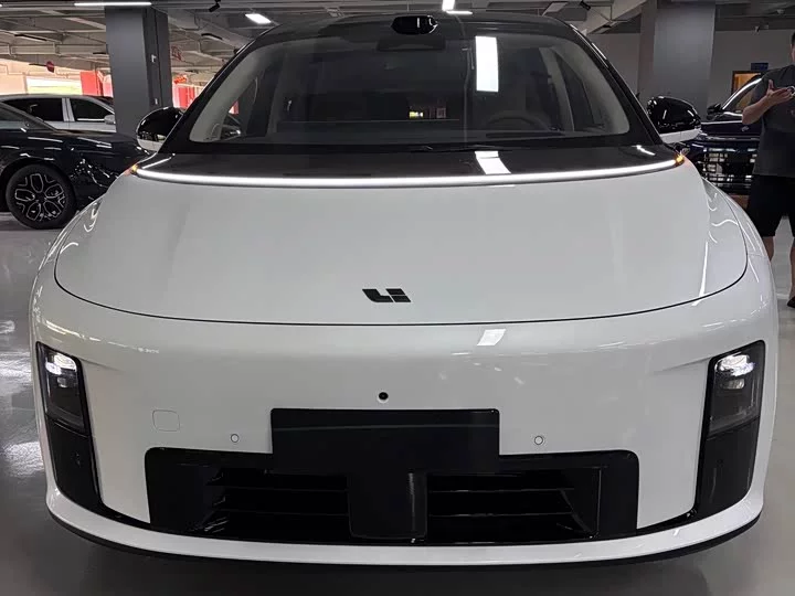 Li Ideal i8
