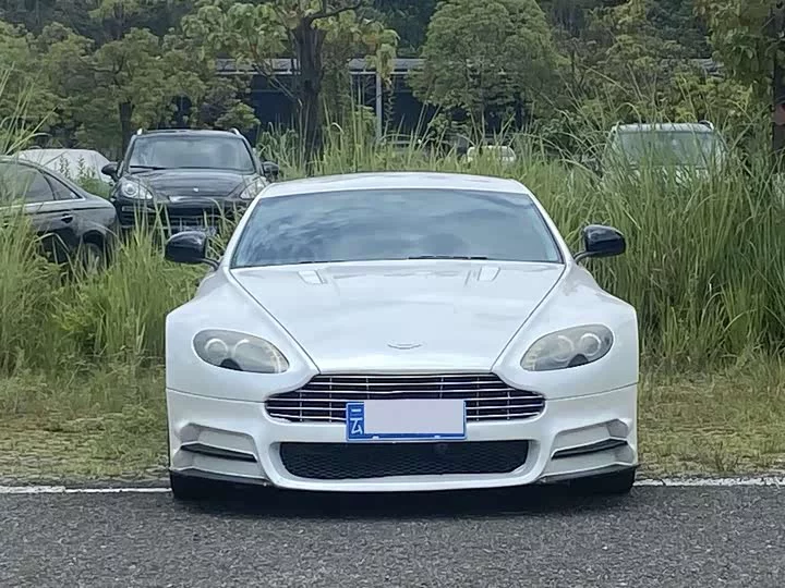 Aston Martin V8 Vantage