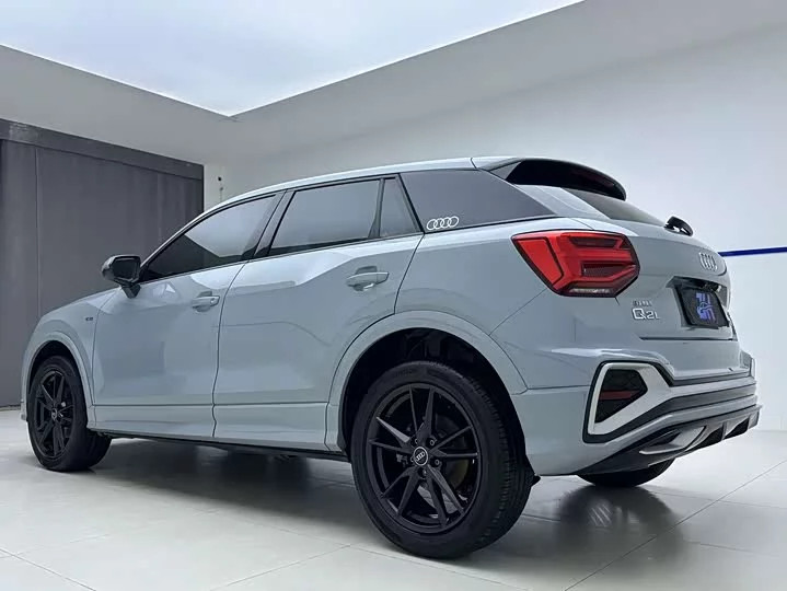 Audi Q2L