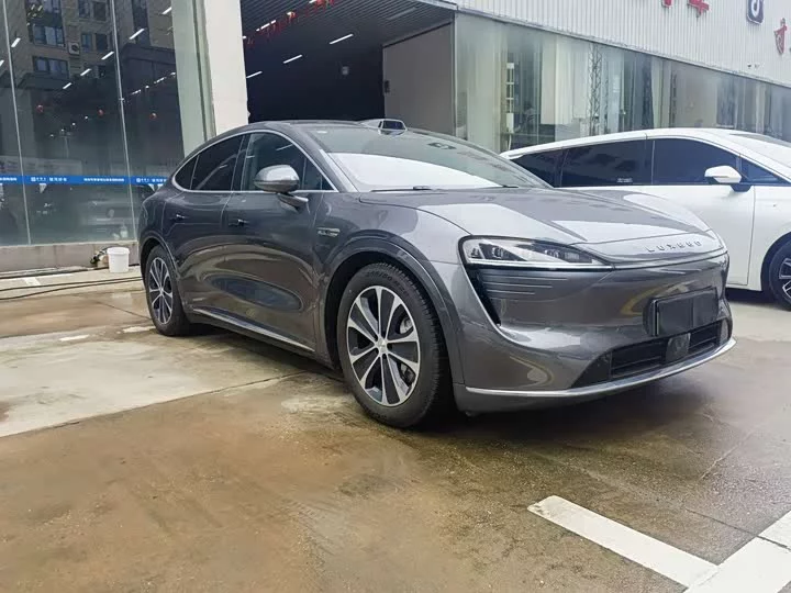 Luxeed R7