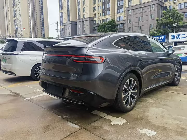 Luxeed R7