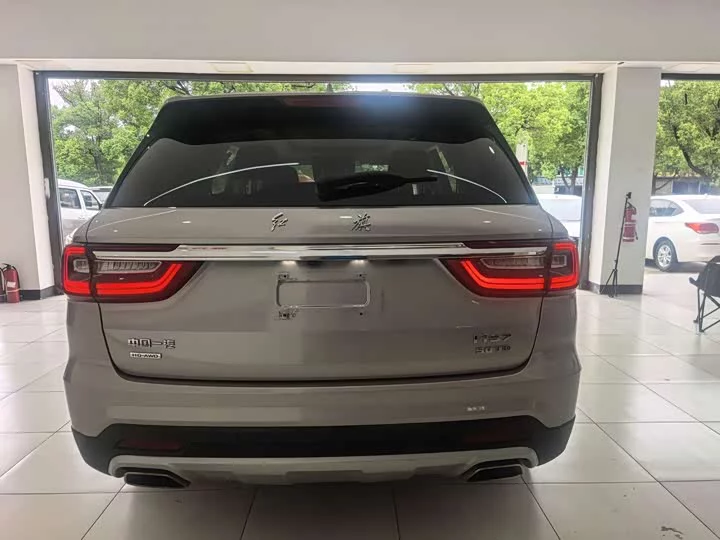 Hongqi HS7