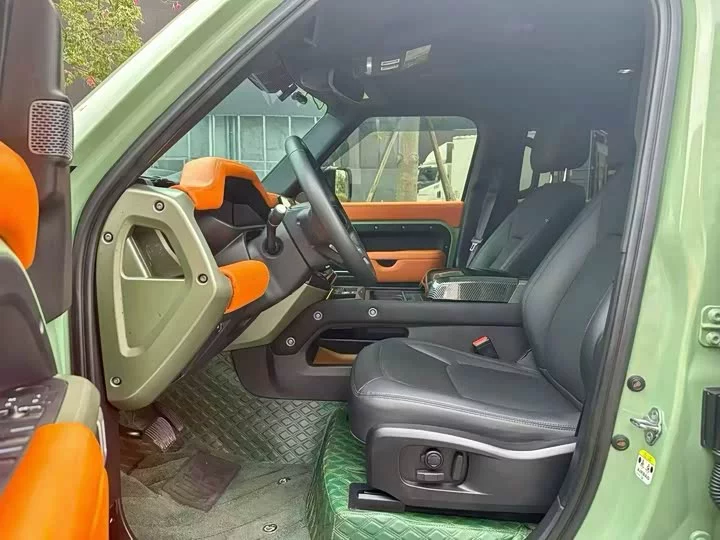 Land Rover guard