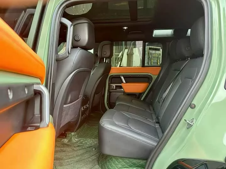 Land Rover guard