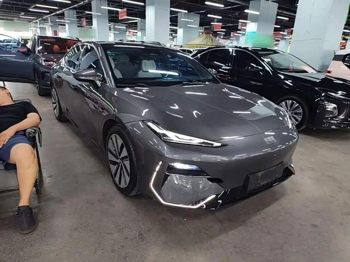 Geely Galaxy E8
