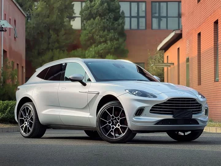 Aston Martin DBX