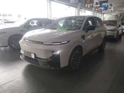 Leapmotor B10
