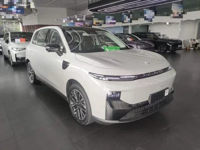 Leapmotor B10